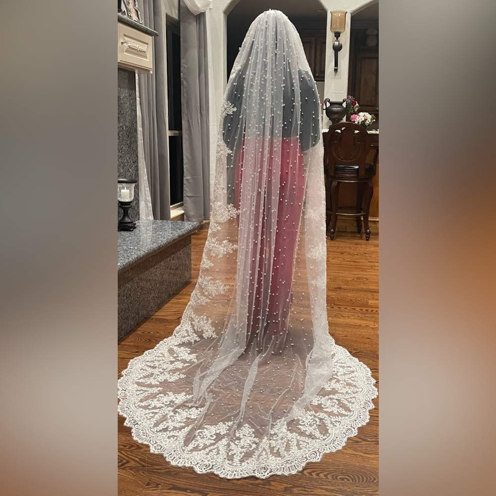 Chapel white lace pearl long veil w/comb